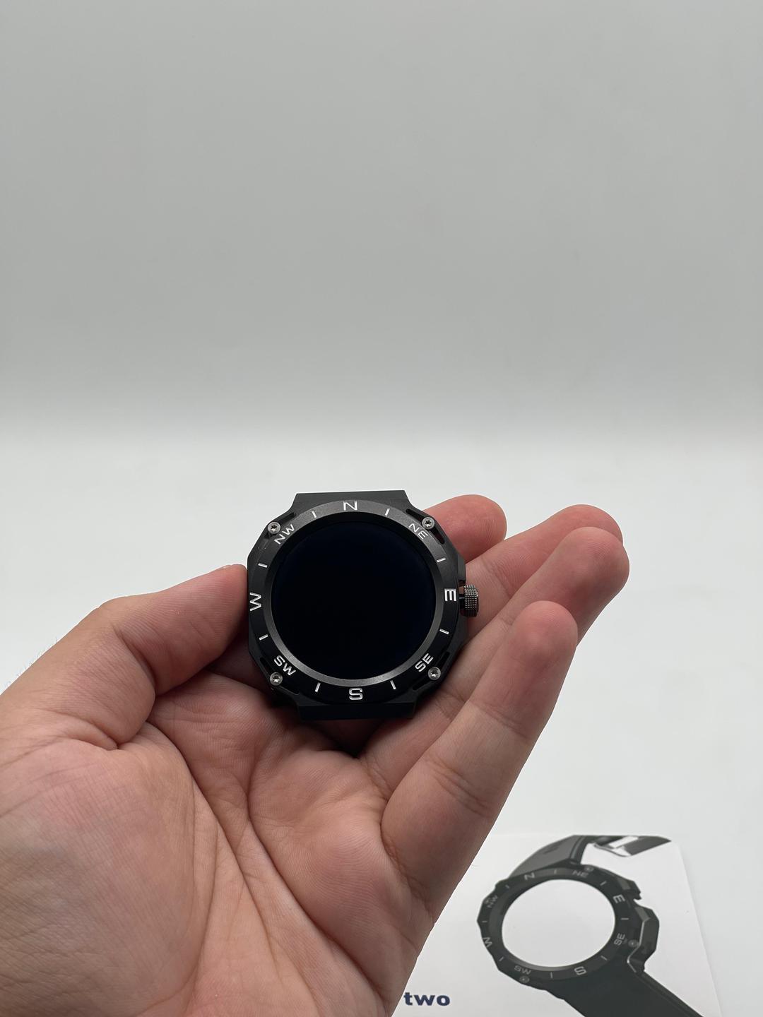 Sk 22 Smart Watch - 2 Strips and 2 Metallic Display Covers